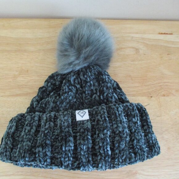 Vera Bradley SOFT Knit Chenille Pom Pom Beanie Hat. Green - Picture 7 of 11